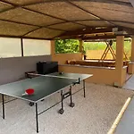 Ari And Bonnie - Cozy With Roof Terrace Apartamento