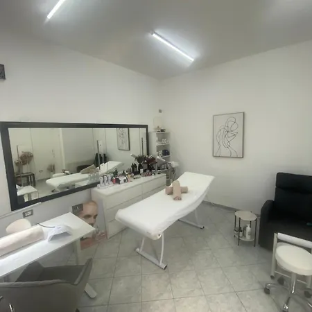 Ari And Bonnie - Cozy With Roof Terrace * Pula