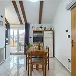 Apartment Ari And Bonnie - Cozy With Roof Terrace Pula
