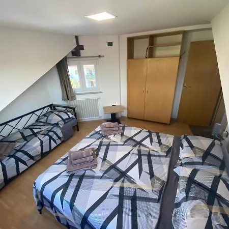 Ari And Bonnie - Cozy With Roof Terrace *