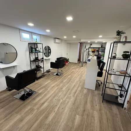 Ari And Bonnie - Cozy With Roof Terrace Pula