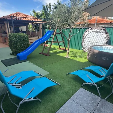 شقة Ari And Bonnie - Cozy With Roof Terrace *