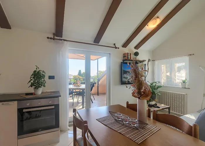 Apartman Ari And Bonnie - Cozy With Roof Terrace *