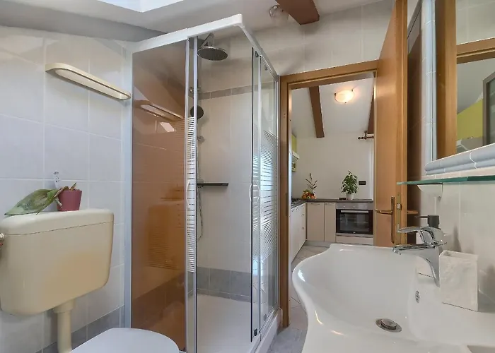 Apartman Ari And Bonnie - Cozy With Roof Terrace Póla