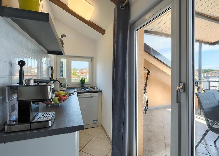 Ari And Bonnie - Cozy With Roof Terrace Apartman Póla