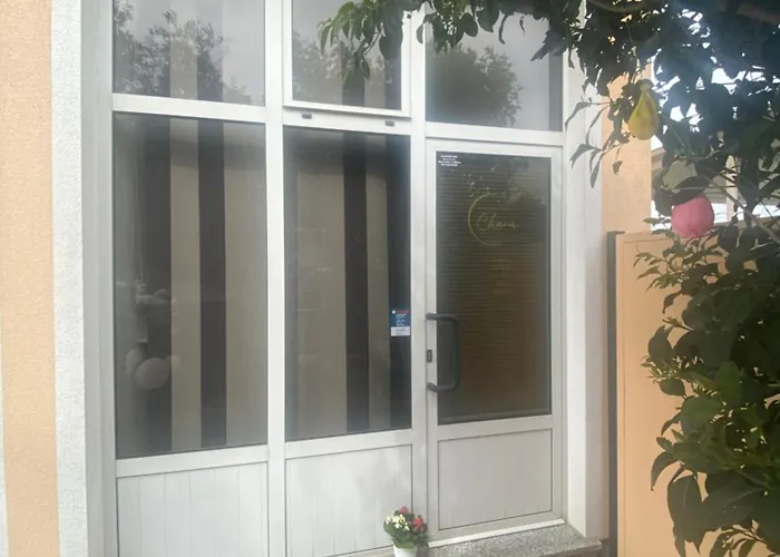 Ari And Bonnie - Cozy With Roof Terrace Apartman *