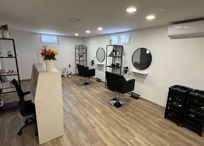 Ari And Bonnie - Cozy With Roof Terrace Apartman