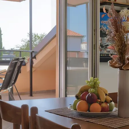 Ari And Bonnie - Cozy With Roof Terrace Daire *