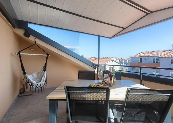 Daire Ari And Bonnie - Cozy With Roof Terrace Pula